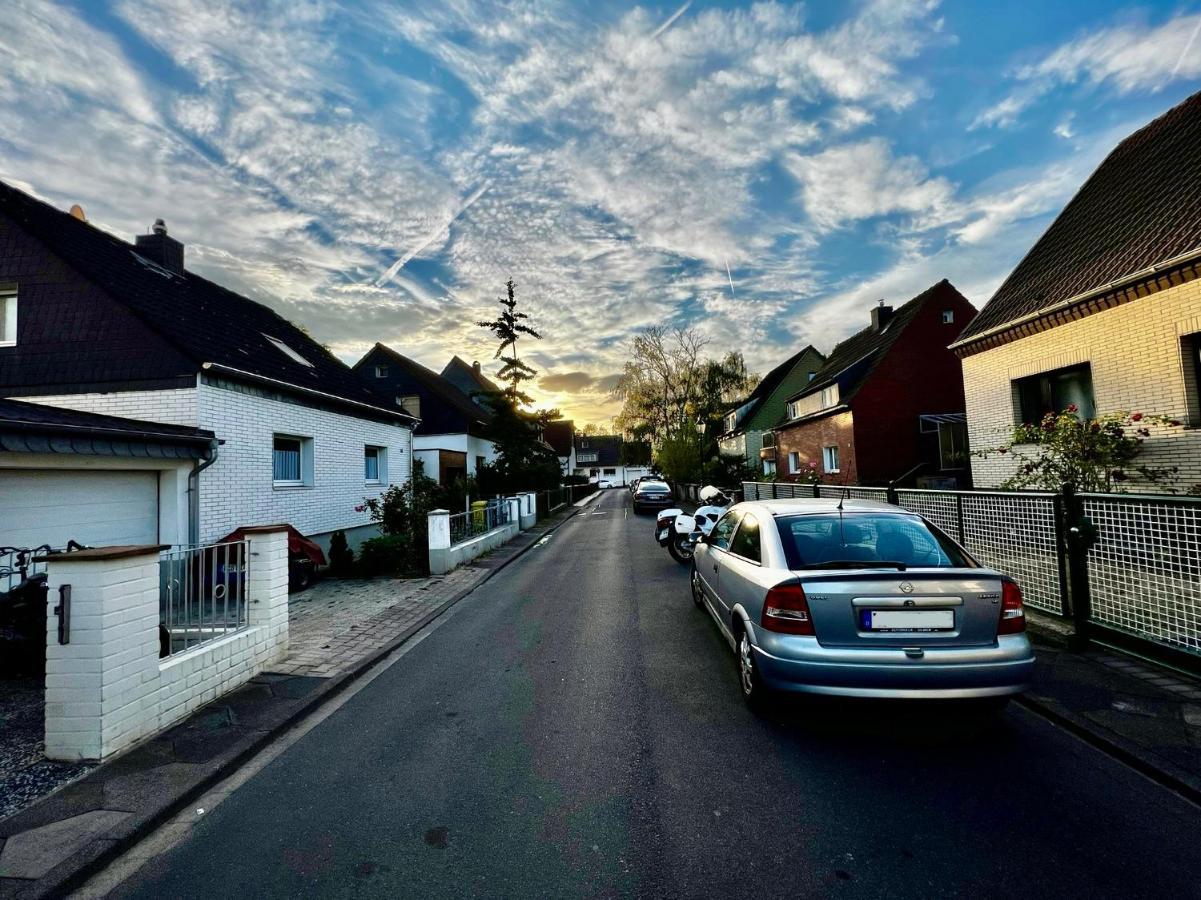 Praktisches Zimmer Im Grossen Haus Mit Garten Düsseldorf Dış mekan fotoğraf